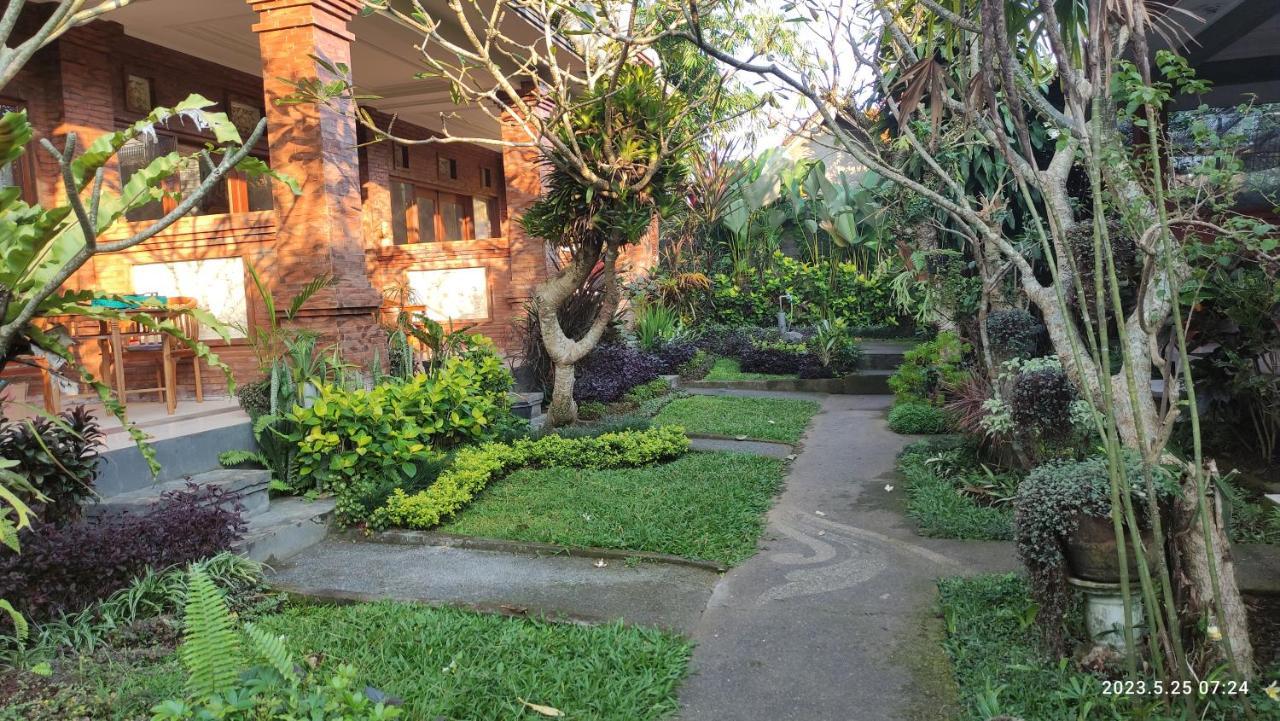 Yoga Homestay Ubud Exterior photo